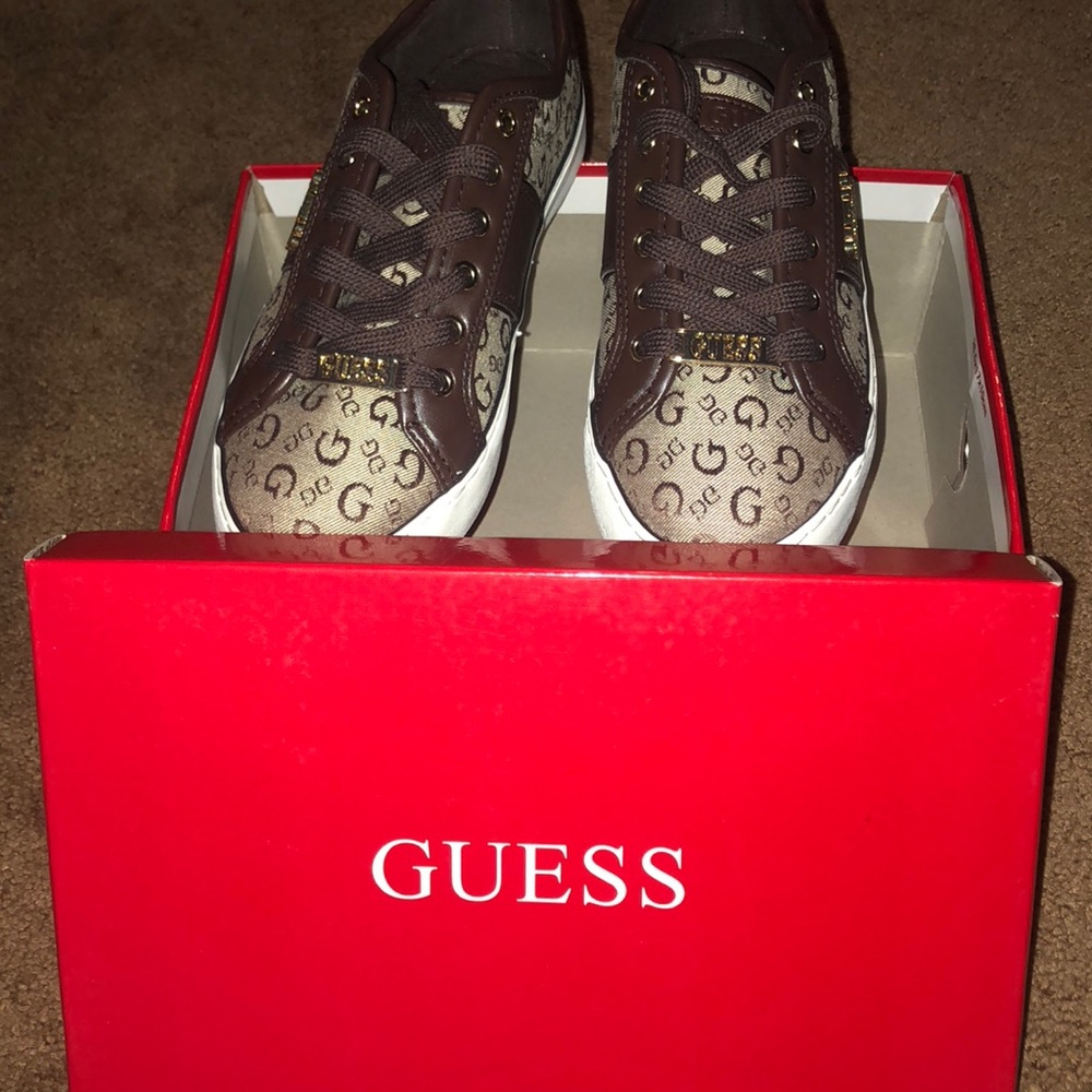 Brand new never worn shoes by guess
